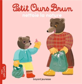 Petit Ours Brun nettoie la nature