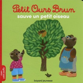 Petit Ours Brun sauve un petit oiseau