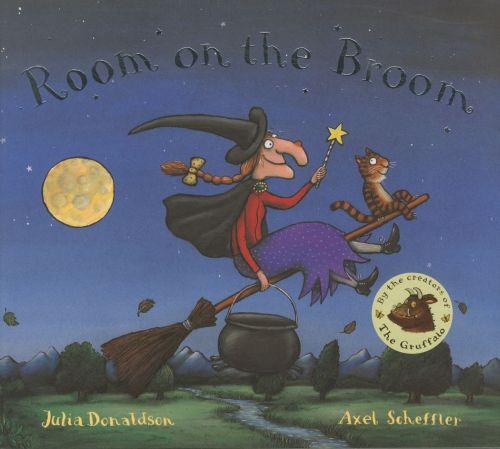 Couverture — ROOM ON THE BROOM (édition en anglais)