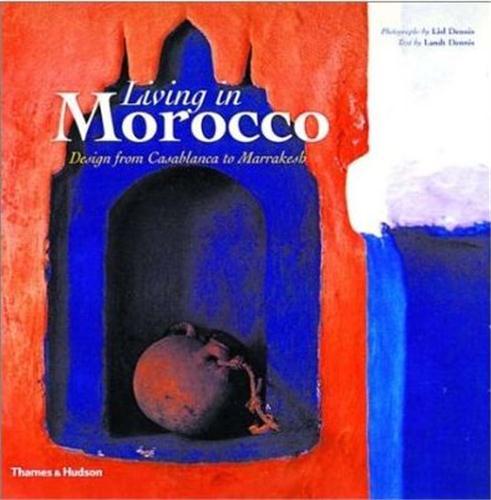 Living in morocco (paperback) (édition en anglais)